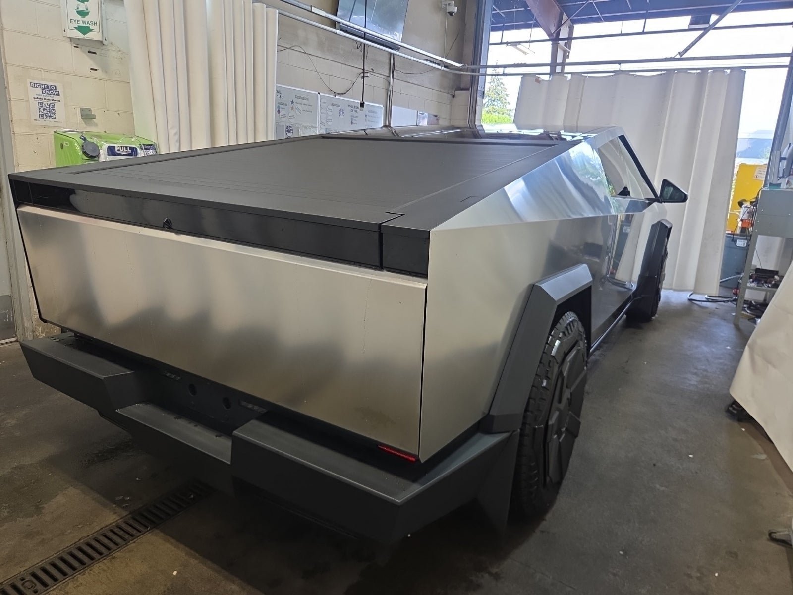 Used 2024 Tesla Cybertruck Cyberbeast AWD/4WD image 8