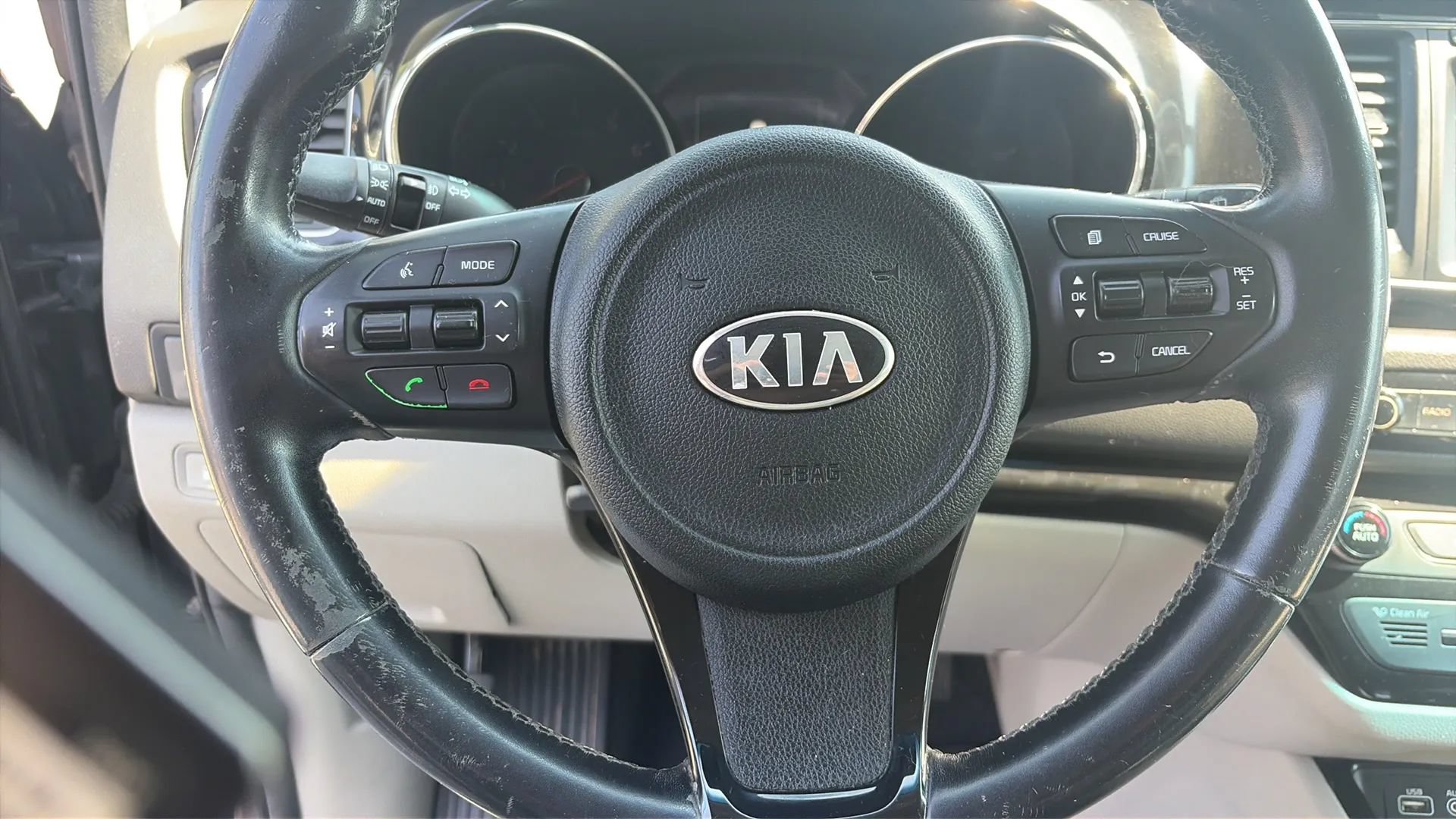 Used 2016 Kia Sedona SX FWD image 14