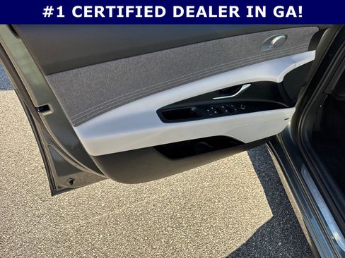 Certified 2025 Hyundai Elantra Limited image 10