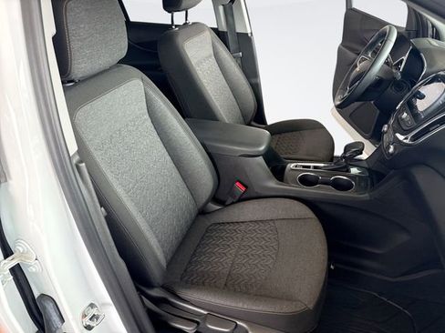 Used 2024 Chevrolet Equinox LT image 31