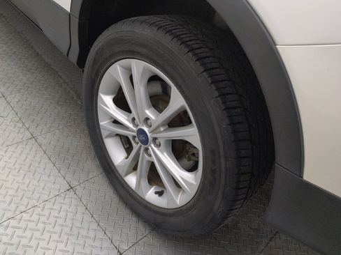 Used 2017 Ford Escape SE FWD image 31