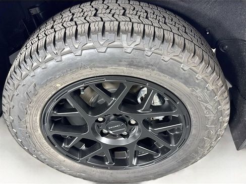 New 2025 Toyota RAV4 XLE image 30