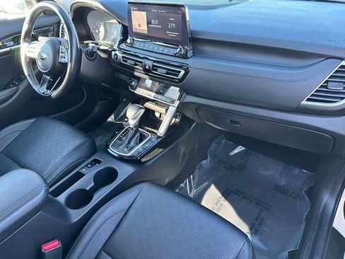 Used 2021 Kia Seltos SX w/ SX Sunroof Package image 10