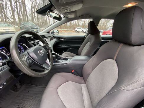 Used 2020 Toyota Camry LE image 21