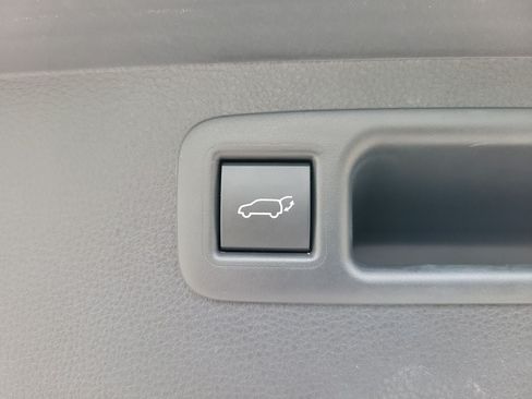 Used 2026 Toyota Highlander XLE AWD/4WD image 10