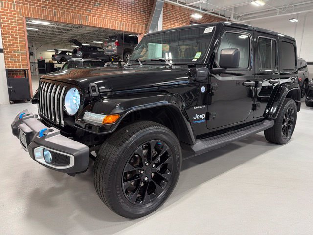 Used 2022 Jeep Wrangler Unlimited Sahara w/ Cold Weather Group AWD/4WD image 3