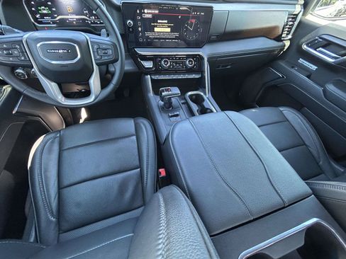 Used 2024 GMC Sierra 1500 Denali w/ Technology Package AWD/4WD image 17