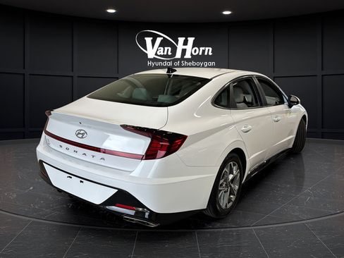 Used 2023 Hyundai Sonata SEL w/ Preferred Accessory Package FWD image 9