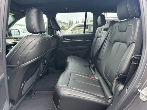 New 2025 Jeep Grand Cherokee Limited w/ Black Appearance Package image 11