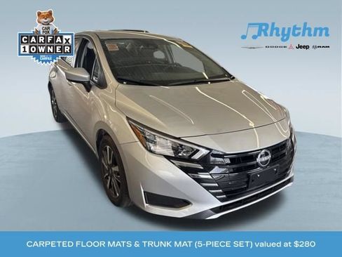 Used 2025 Nissan Versa SV FWD image 1