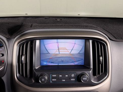 Used 2017 Chevrolet Colorado Z71 AWD/4WD image 12