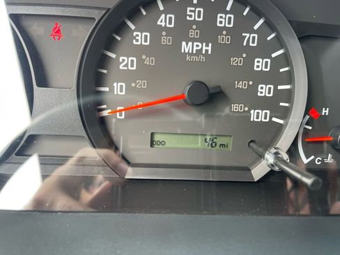 Used 2024 Chevrolet Low Cab Forward image 25