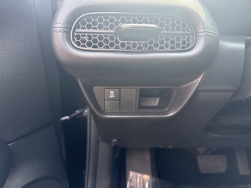 Used 2024 Honda HR-V LX image 15