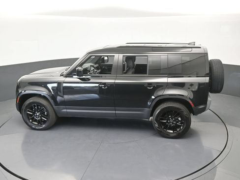 Used 2025 Land Rover Defender 110 S AWD/4WD image 54