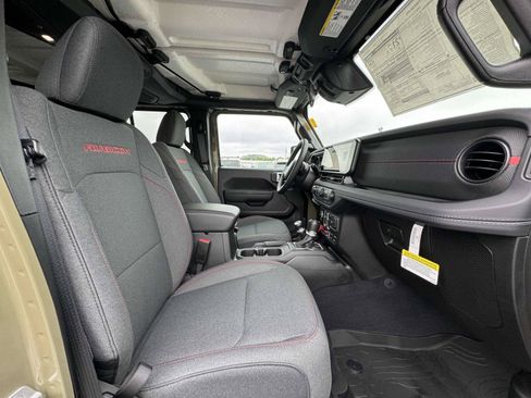 New 2025 Jeep Wrangler Unlimited Rubicon w/ Convenience Group AWD/4WD image 14