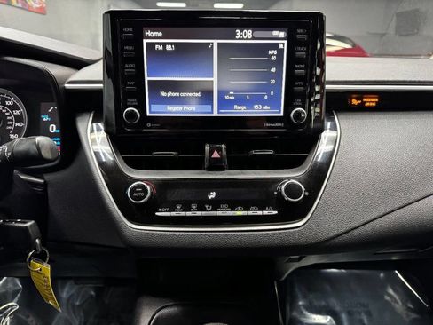 Used 2022 Toyota Corolla LE FWD image 24