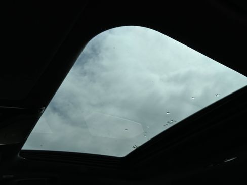 Used 2024 BMW 330i Sedan w/ Premium Package image 25