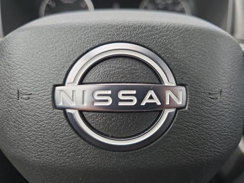 Used 2025 Nissan Rogue SV FWD image 5