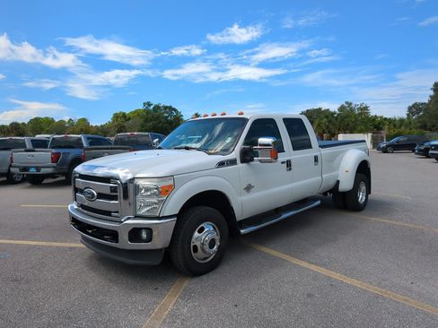 Used 2011 Ford F350 XLT w/ XLT Interior Pkg AWD/4WD image 3