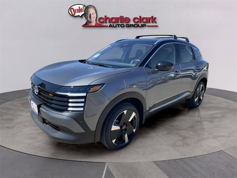 New 2025 Nissan Kicks SR image 2