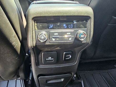 Used 2017 GMC Acadia Denali w/ Technology Package AWD/4WD image 27
