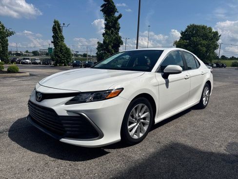 Used 2021 Toyota Camry LE FWD image 15