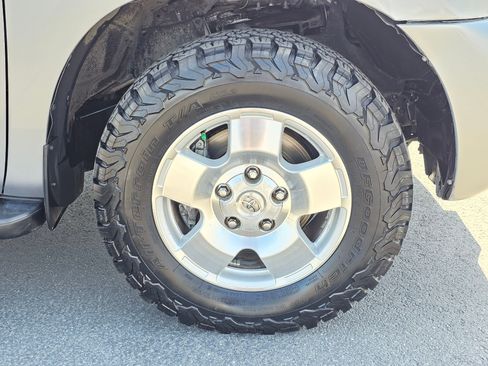 Used 2019 Toyota Sequoia SR5 AWD/4WD image 41