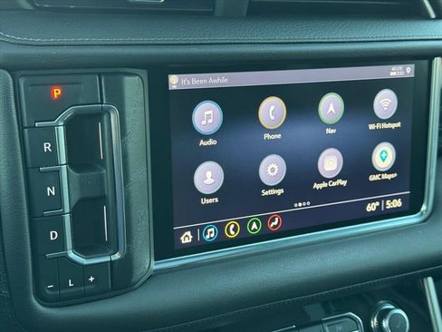 Used 2021 GMC Yukon Denali w/ Denali Premium Package image 25