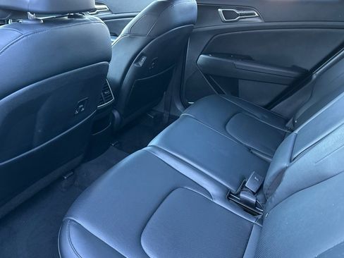 Used 2023 Kia Sportage EX image 9