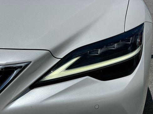 Used 2023 Lexus LS 500 RWD image 29