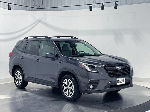 Used 2023 Subaru Forester Premium AWD/4WD image 40