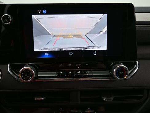 Used 2025 Chevrolet Colorado W/T image 17