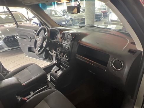 Used 2016 Jeep Patriot Sport image 12