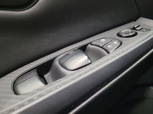 Used 2025 Nissan Sentra S FWD image 27