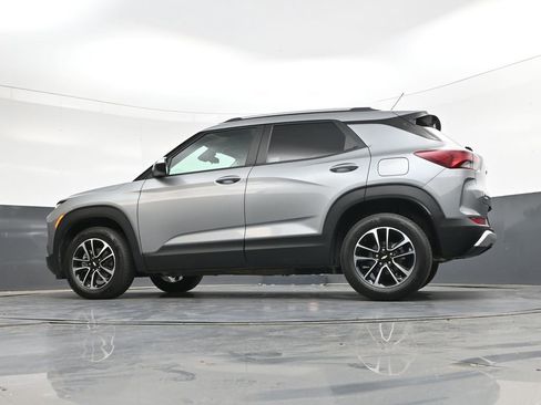 Used 2025 Chevrolet TrailBlazer LT AWD/4WD image 25