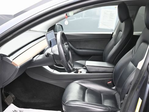 Used 2021 Tesla Model Y Long Range image 13