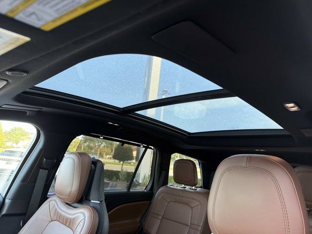 Used 2023 Lincoln Aviator Reserve w/ Equipment Group 201A RWD image 31