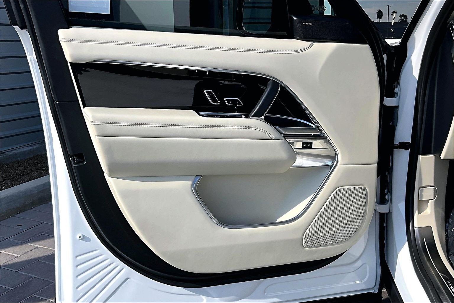 Certified 2023 Land Rover Range Rover SE AWD/4WD image 20