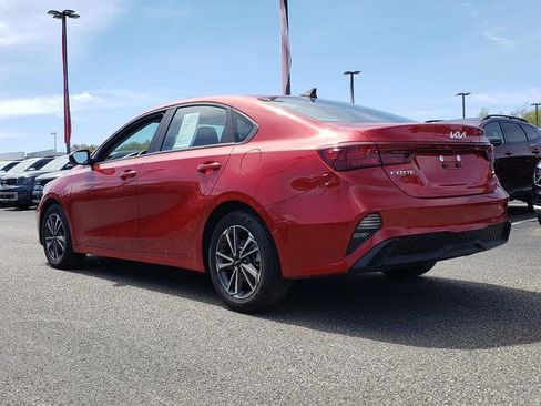 Certified 2023 Kia Forte LXS FWD image 6