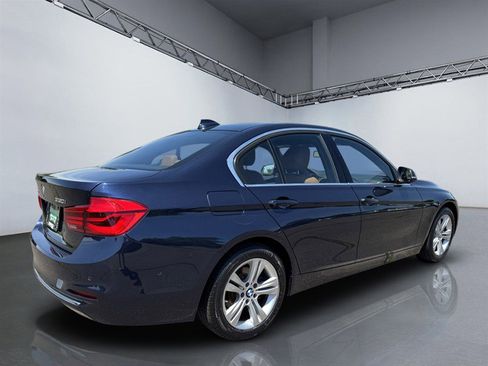 Used 2017 BMW 330i xDrive Sedan AWD/4WD image 7