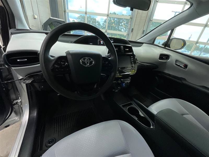 Used 2022 Toyota Prius LE FWD image 12