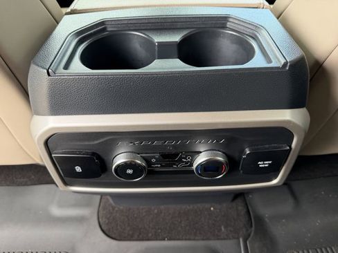 Used 2023 Ford Expedition XLT RWD image 23