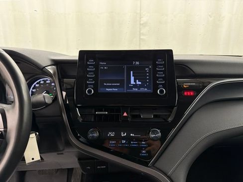 Used 2024 Toyota Camry SE FWD image 16