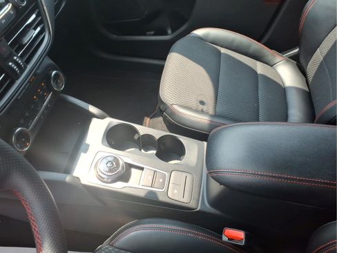 Used 2023 Ford Escape ST-Line Select AWD/4WD image 14