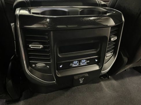 Used 2019 RAM 1500 Laramie image 32