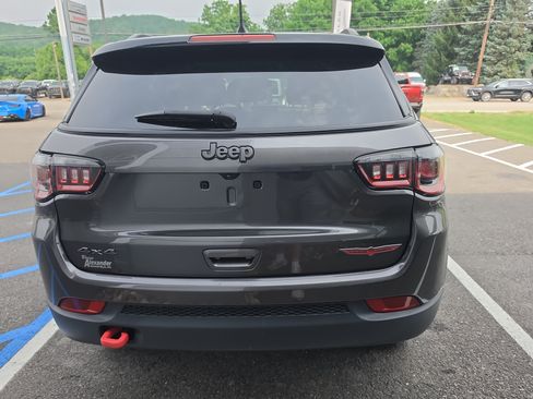 Used 2022 Jeep Compass Trailhawk AWD/4WD image 4
