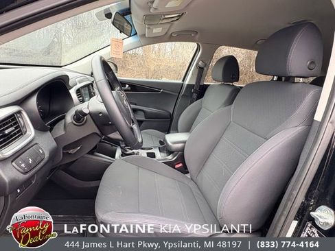 Used 2020 Kia Sorento S image 9