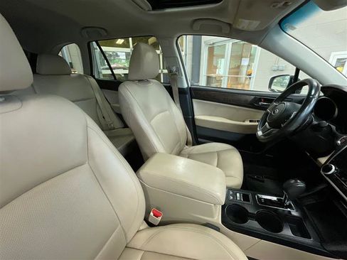 Used 2018 Subaru Outback 2.5i Limited AWD/4WD image 34
