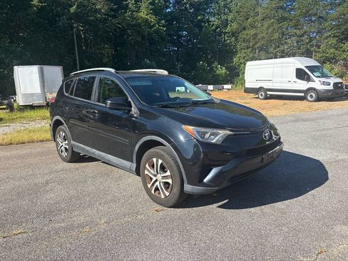 Used 2016 Toyota RAV4 LE AWD/4WD image 3