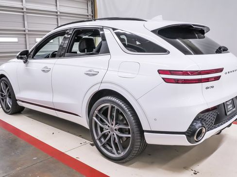 Certified 2022 Genesis GV70 3.5T Sport w/ Sport Prestige Package AWD/4WD image 8